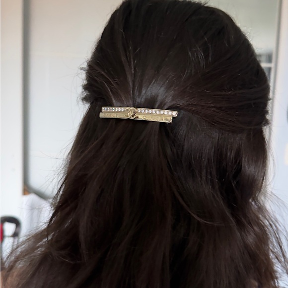 Original Channel hair barrette clip. - Picture 1 of 5